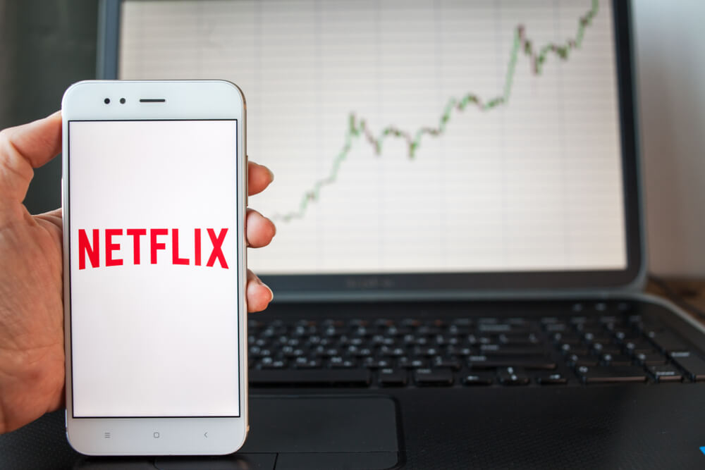 Netflix, AMC Brace for Omicron Impact (Entertainment Stock Showdown)